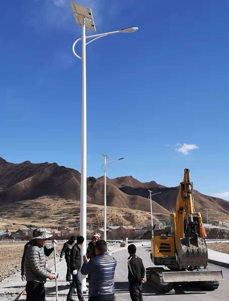 甘南碌曲10米安宁太阳能路灯项目