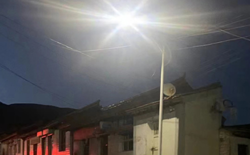 农村院子里最适合的安宁太阳能路灯亮度与安装要点