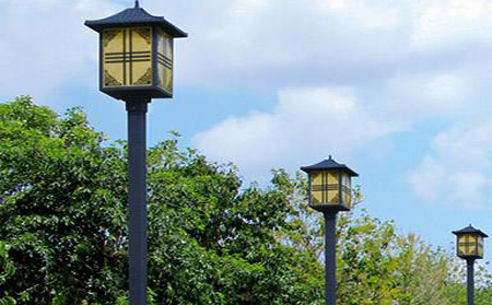 太阳能安宁庭院灯怎么选亮度与续航更耐用
